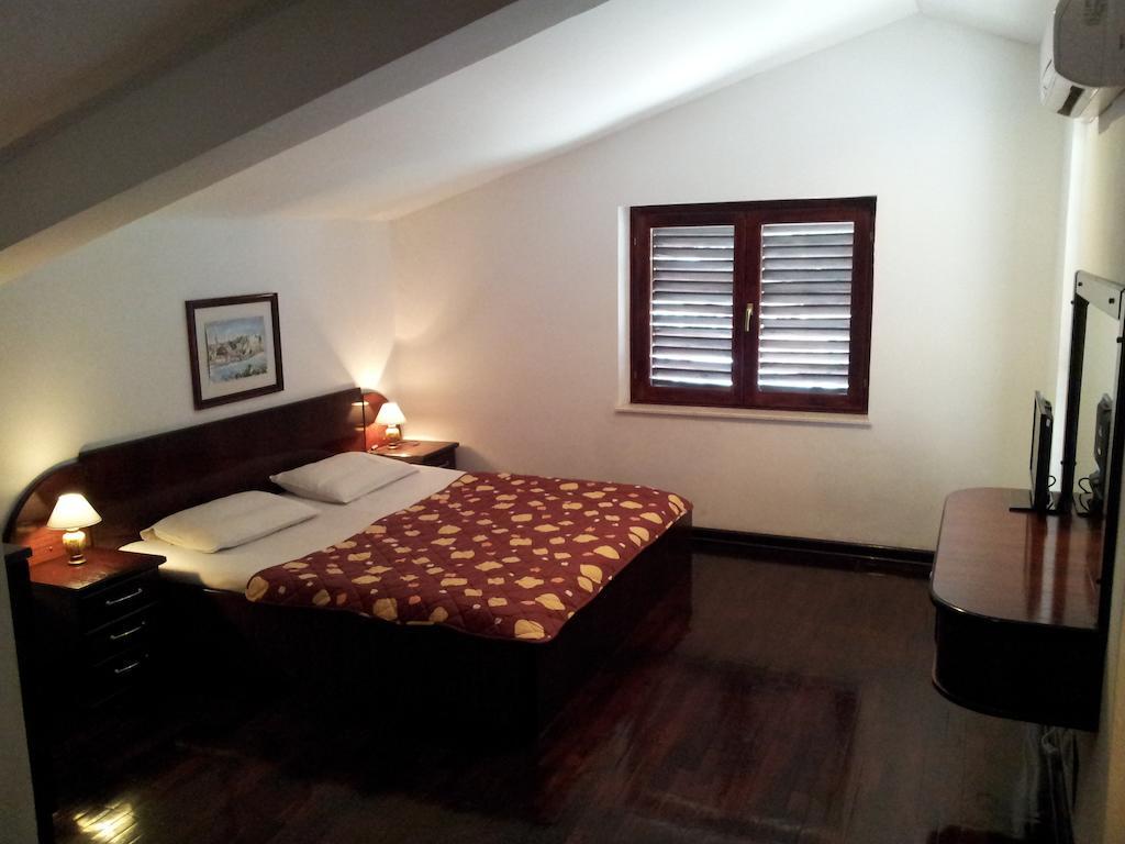 Villa Sara Guesthouse Sveti Stefan Zimmer foto