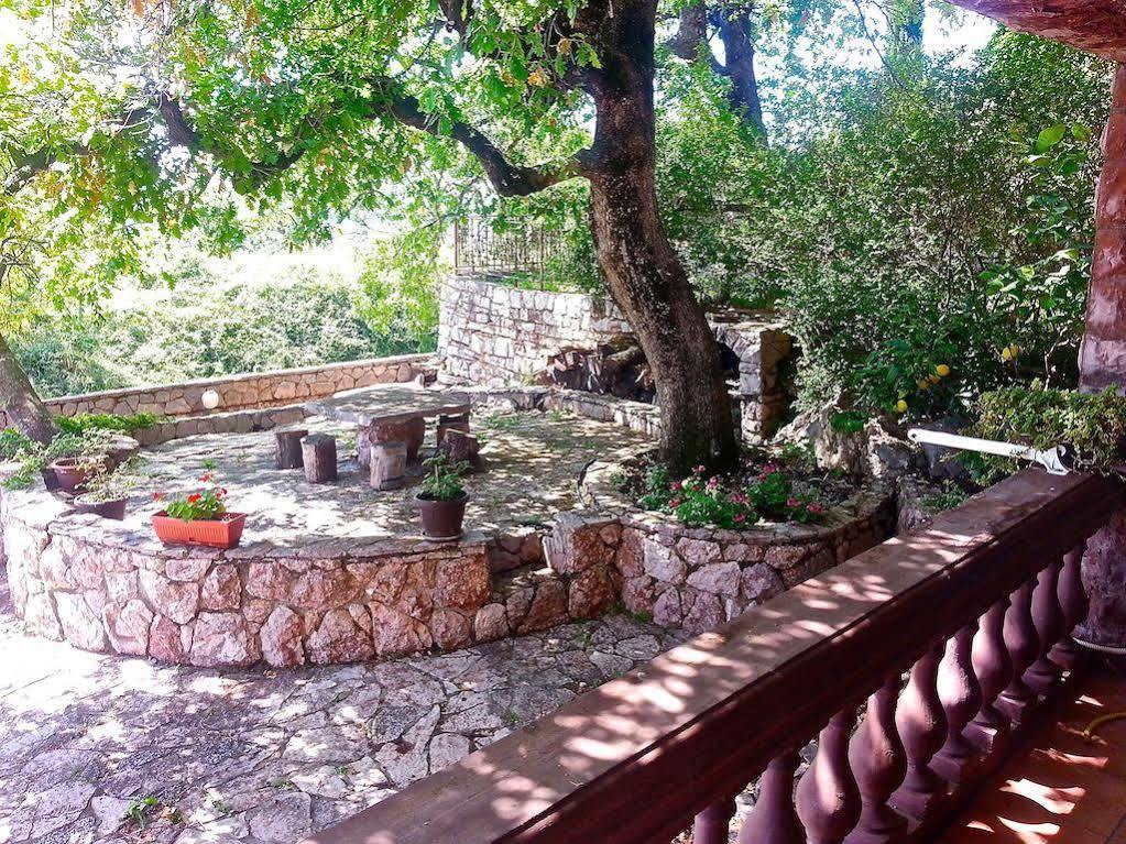 Villa Sara Guesthouse Sveti Stefan Exterior foto